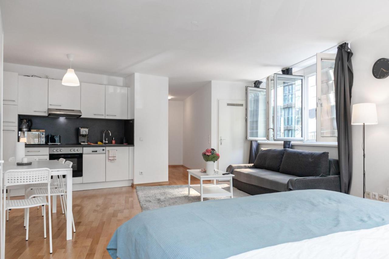 Gasometer Apartment - Designer Building With Amazing View Wien Exteriör bild