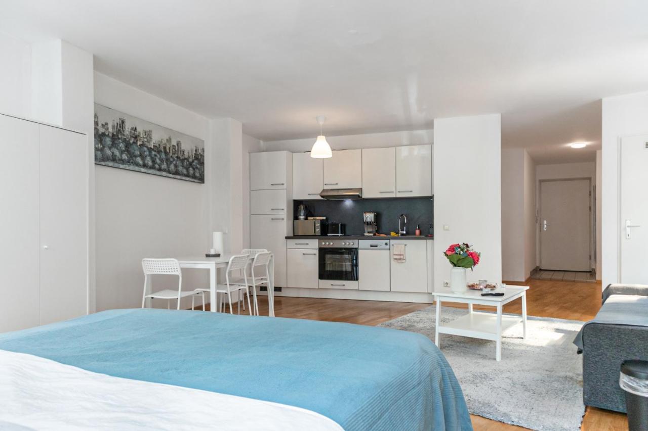 Gasometer Apartment - Designer Building With Amazing View Wien Exteriör bild