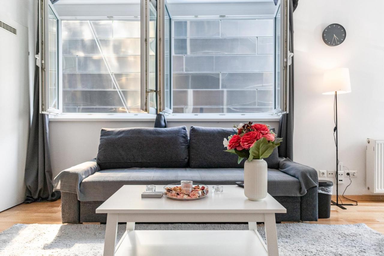 Gasometer Apartment - Designer Building With Amazing View Wien Exteriör bild
